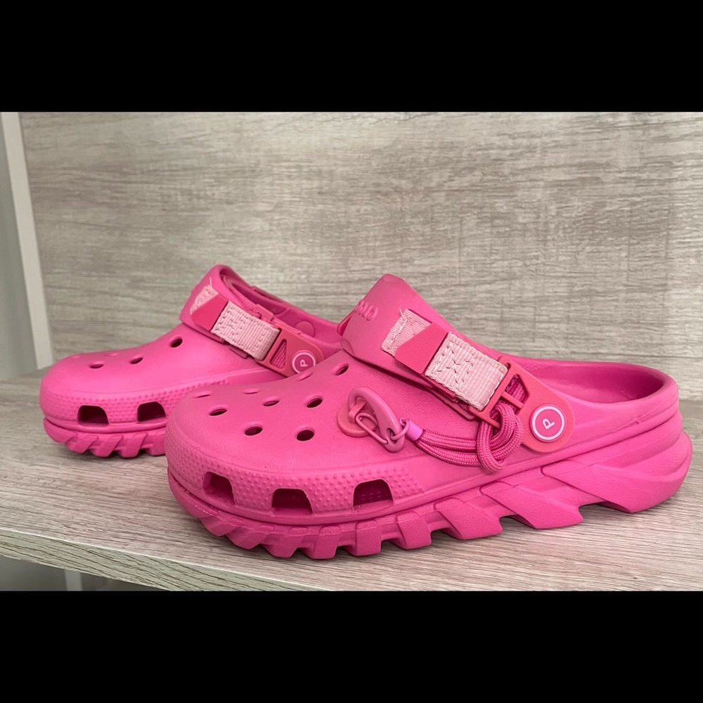 SOLD Post Malone Crocs Duet Max Clog II Electric Pink W6/M4